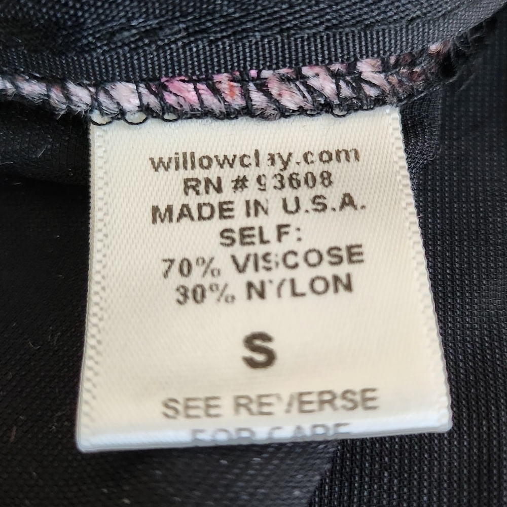 Willow & Clay Black and Pink Rose Long Sleeve Blouse Size Small - Picture 4 of 10